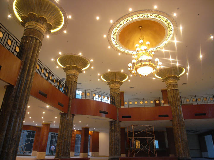 Ceiling lighting columns